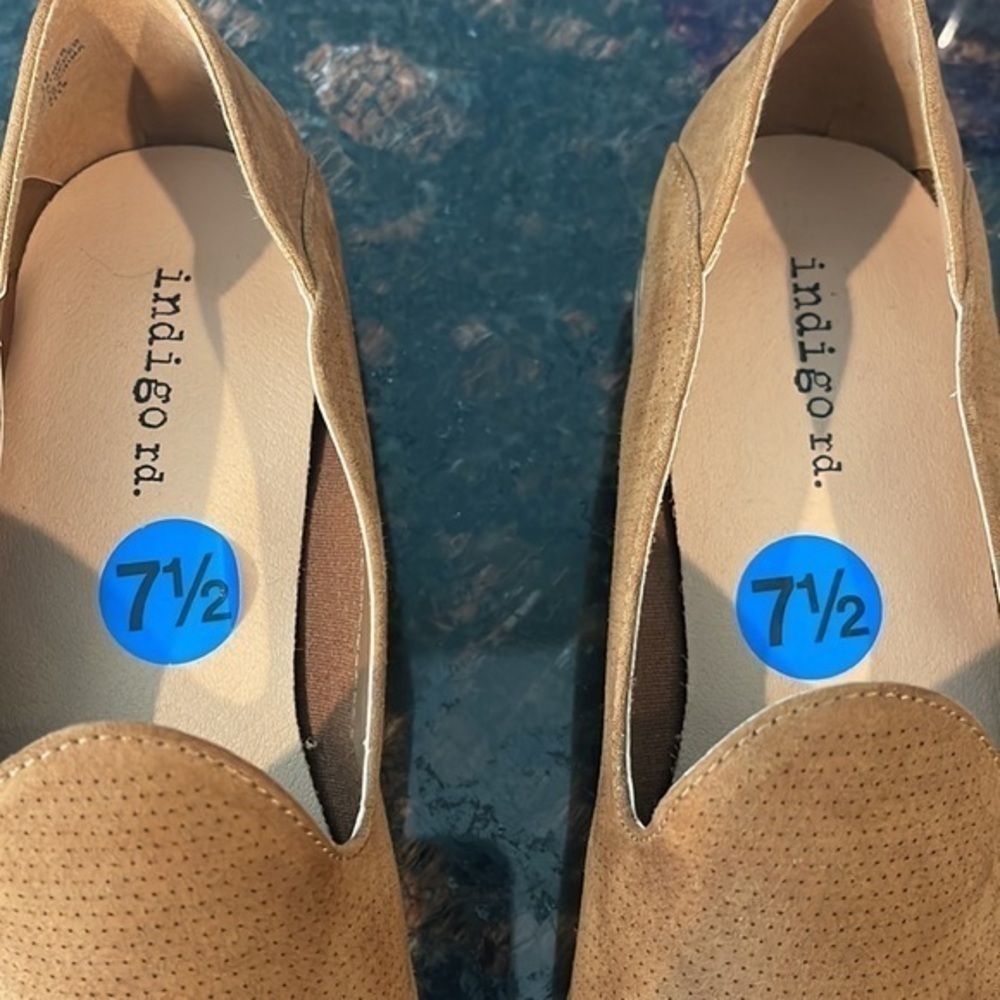 Indigo Rd suede slip ons - Picture 3 of 6